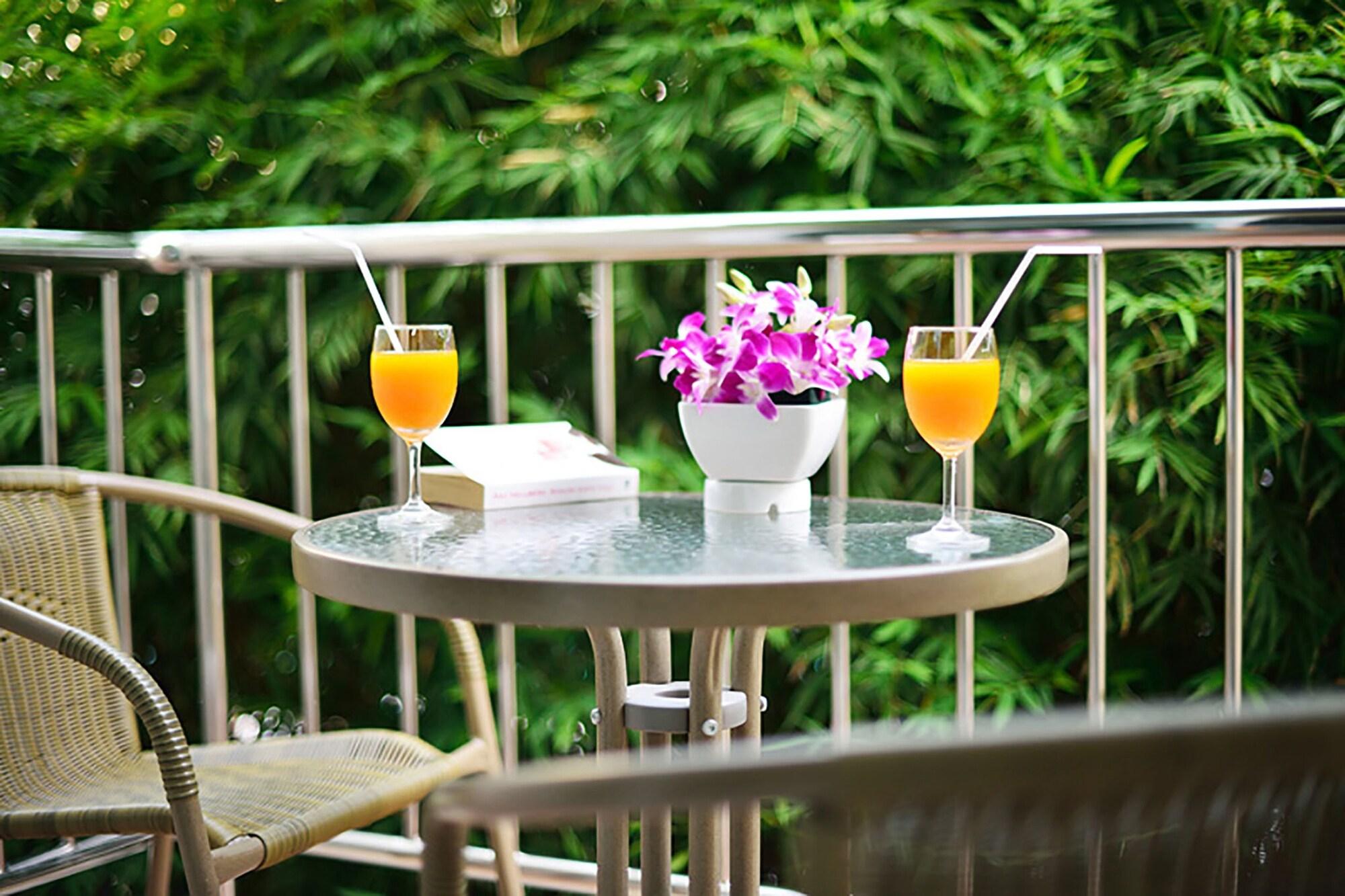 At Kamala Hotel Екстер'єр фото