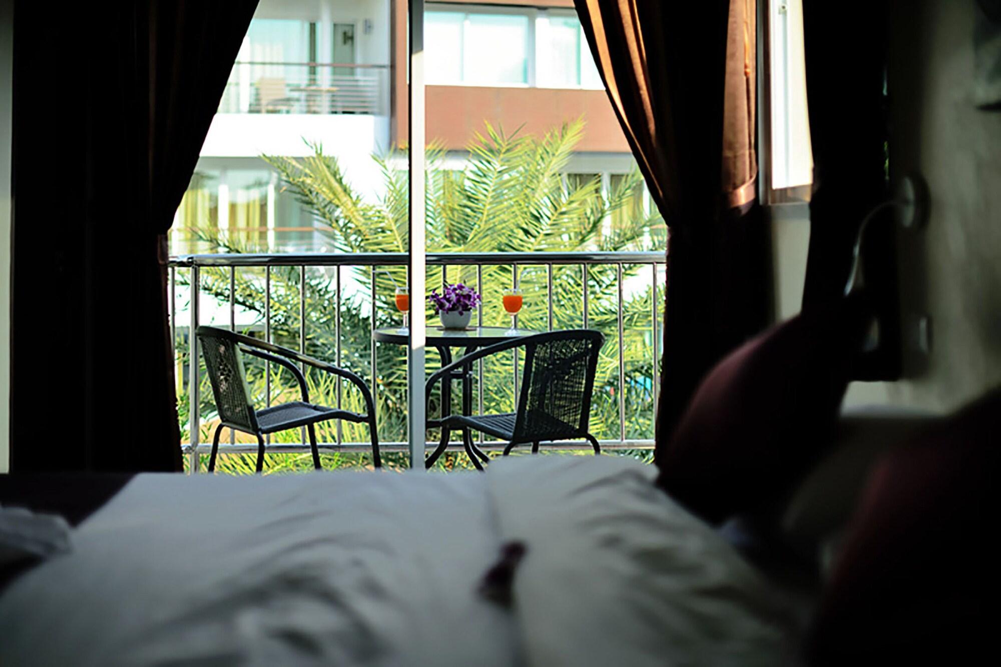 At Kamala Hotel Екстер'єр фото