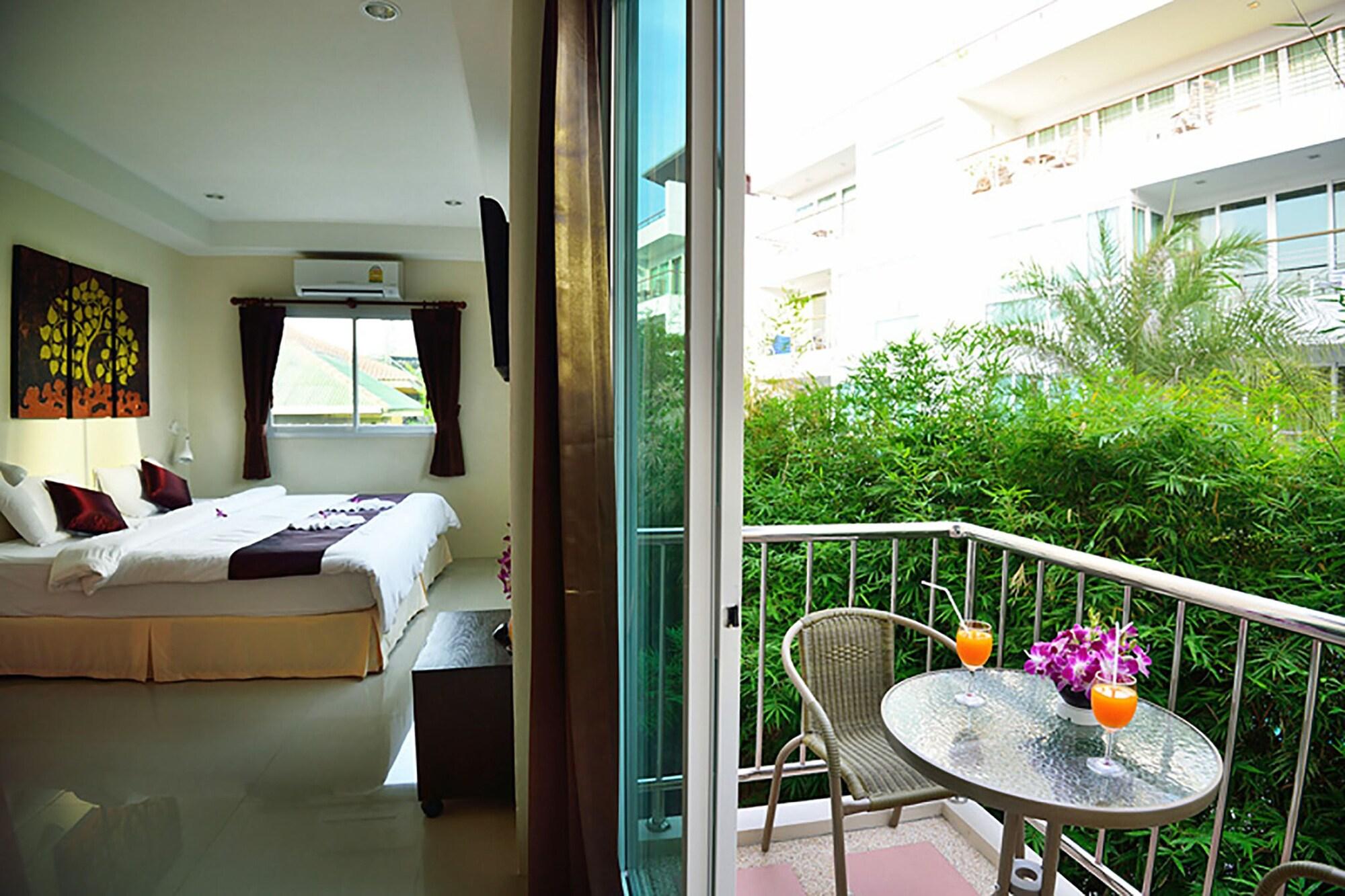 At Kamala Hotel Екстер'єр фото